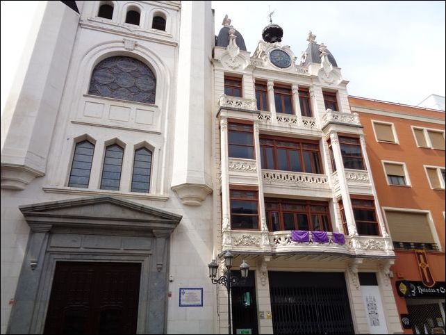 O edifício de “Las Tres Campanas”